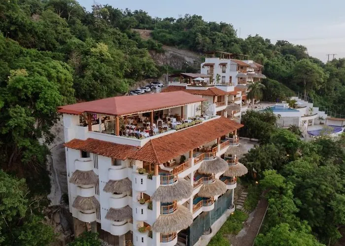 Pacifica Grand Zihuatanejo